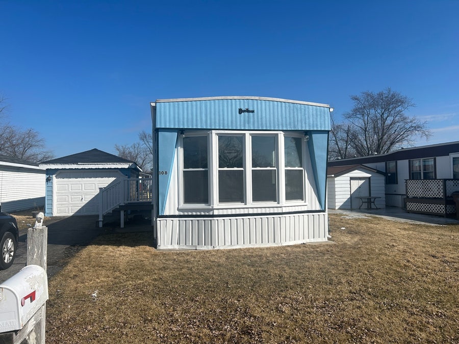 Property photo for 108 Flamingo Drive, Beecher, IL