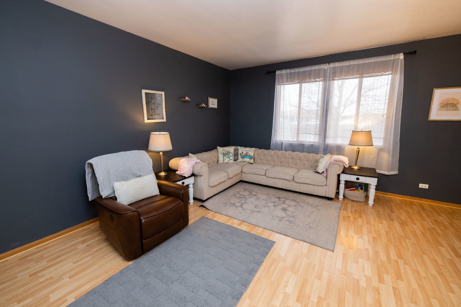 2375 Cove Court, Elgin, IL 60123 2375 Cove Court, Elgin, IL 60123