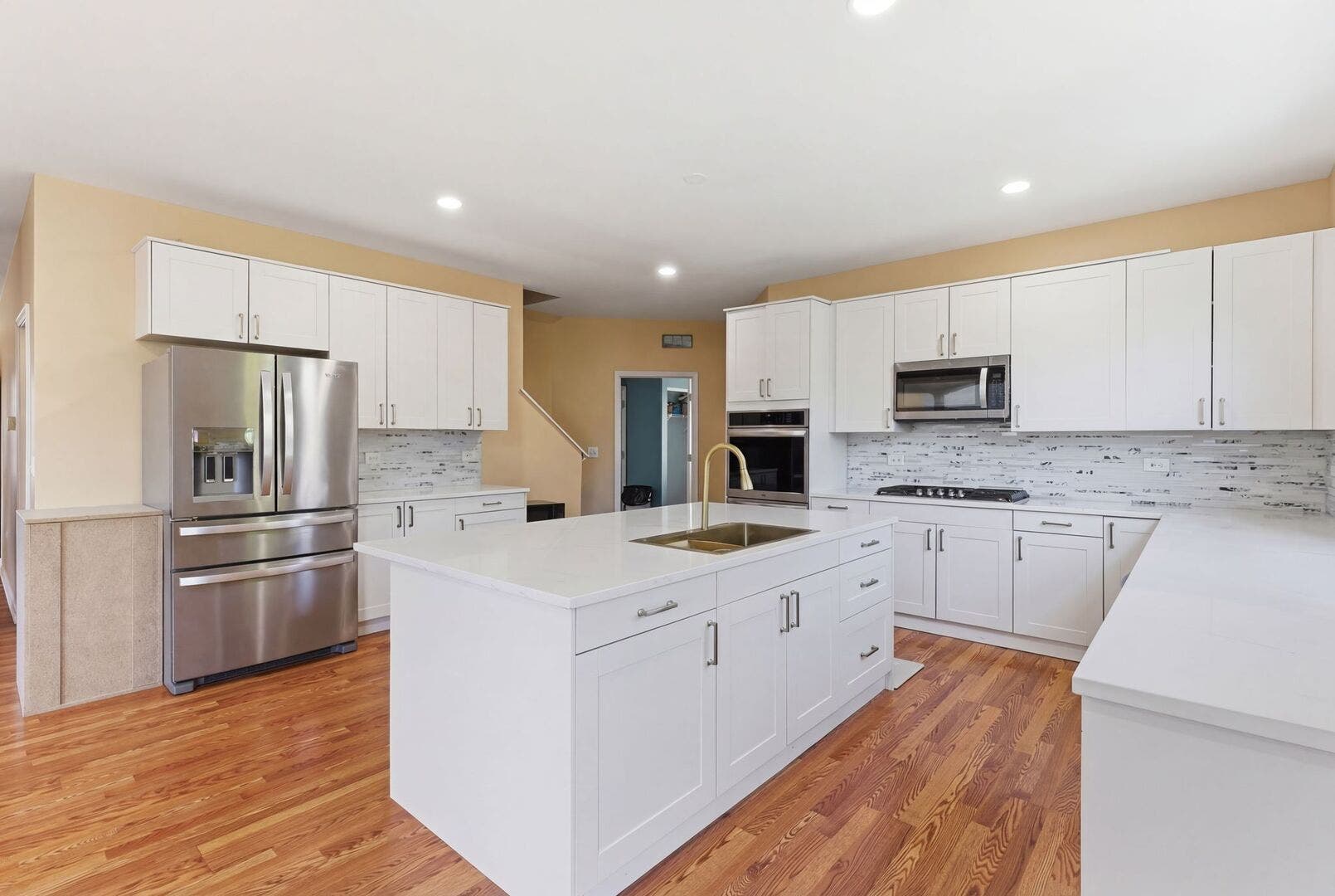 829 Lindsey Lane, Bolingbrook, IL 60440