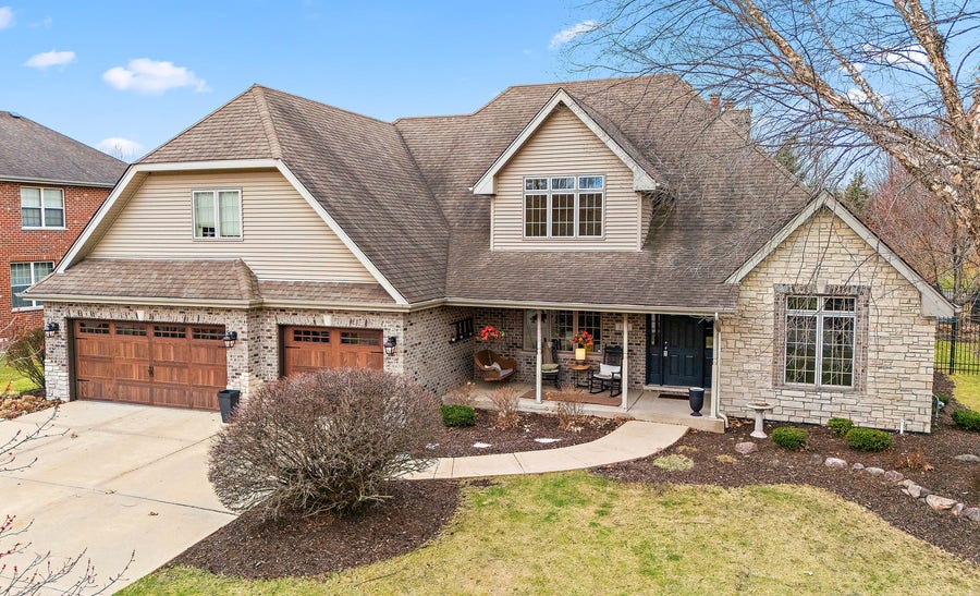 Property photo for 135 Sonoma Road, New Lenox, IL