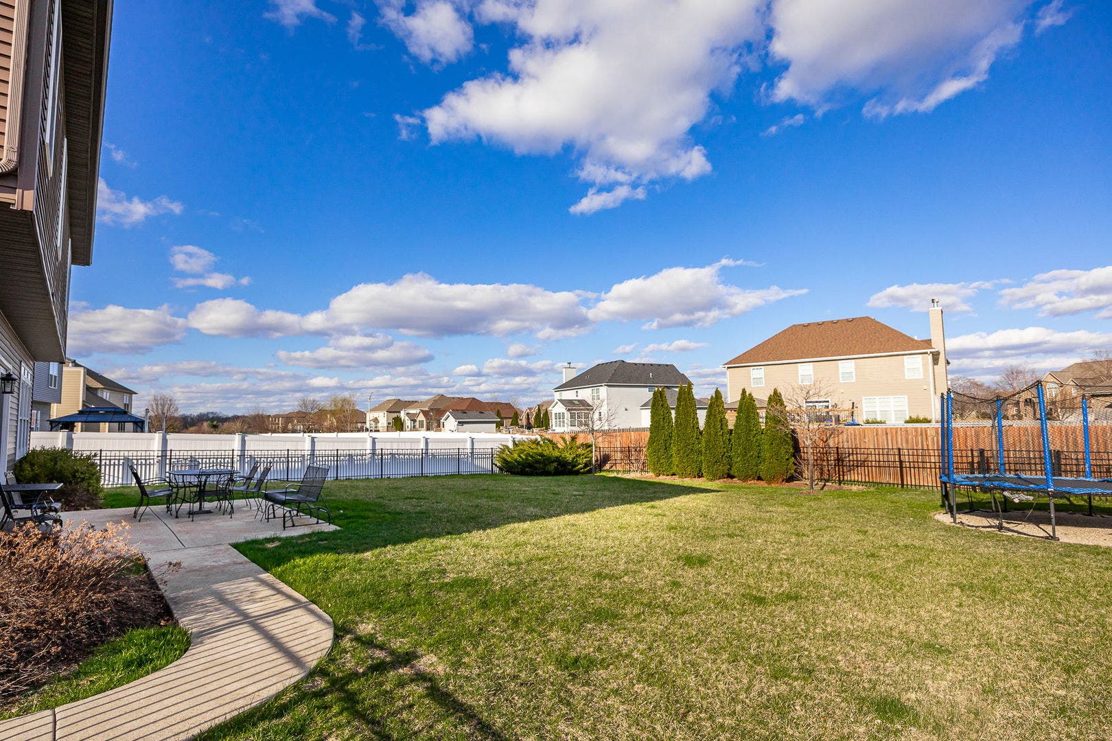 311 W Frontier Drive, Minooka, IL 60447 311 W Frontier Drive, Minooka, IL 60447