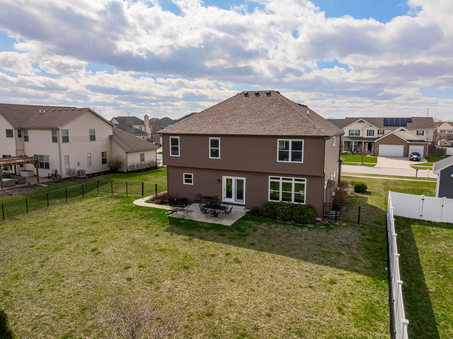 311 W Frontier Drive, Minooka, IL 60447 311 W Frontier Drive, Minooka, IL 60447