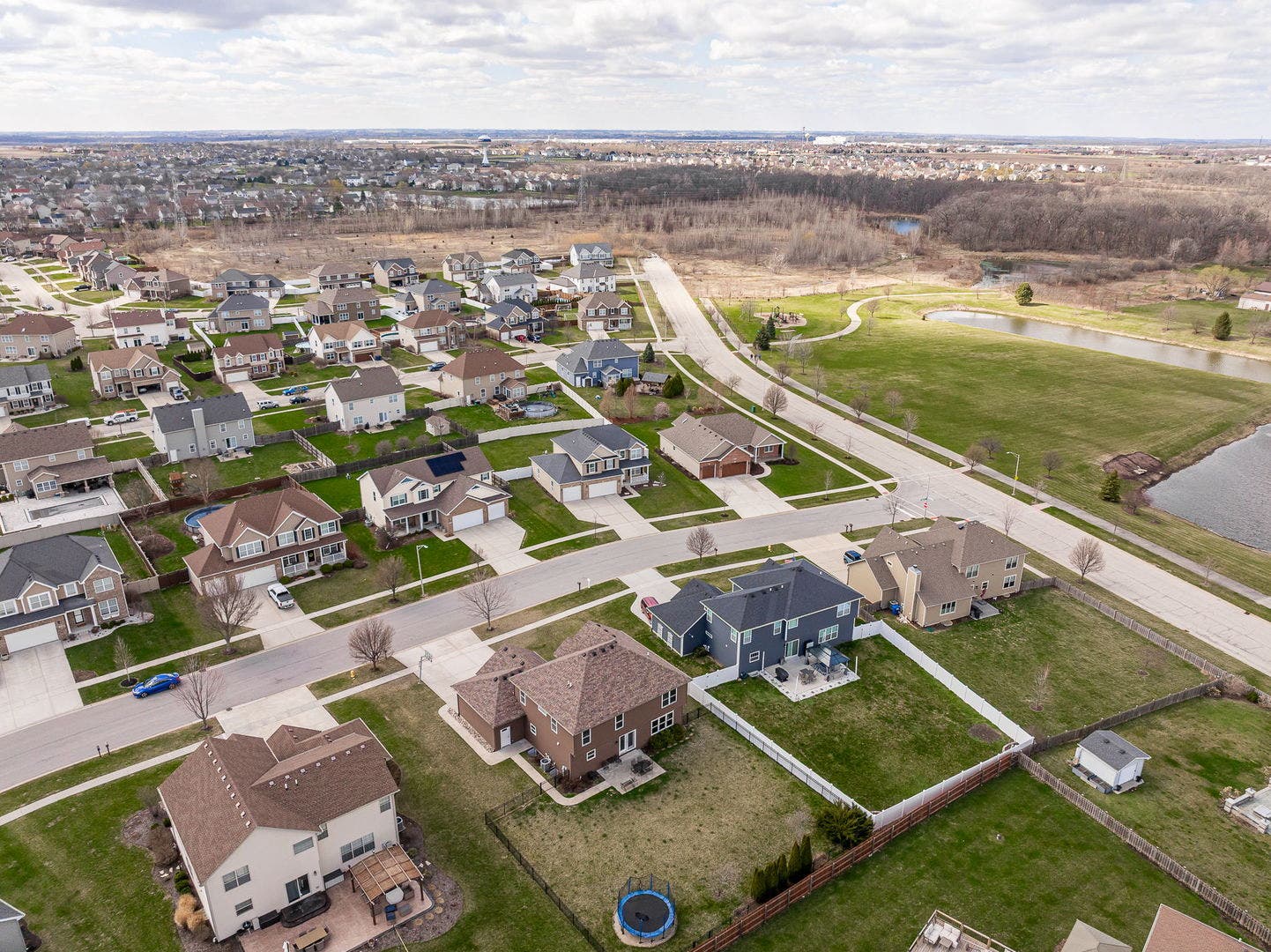311 W Frontier Drive, Minooka, IL 60447 311 W Frontier Drive, Minooka, IL 60447