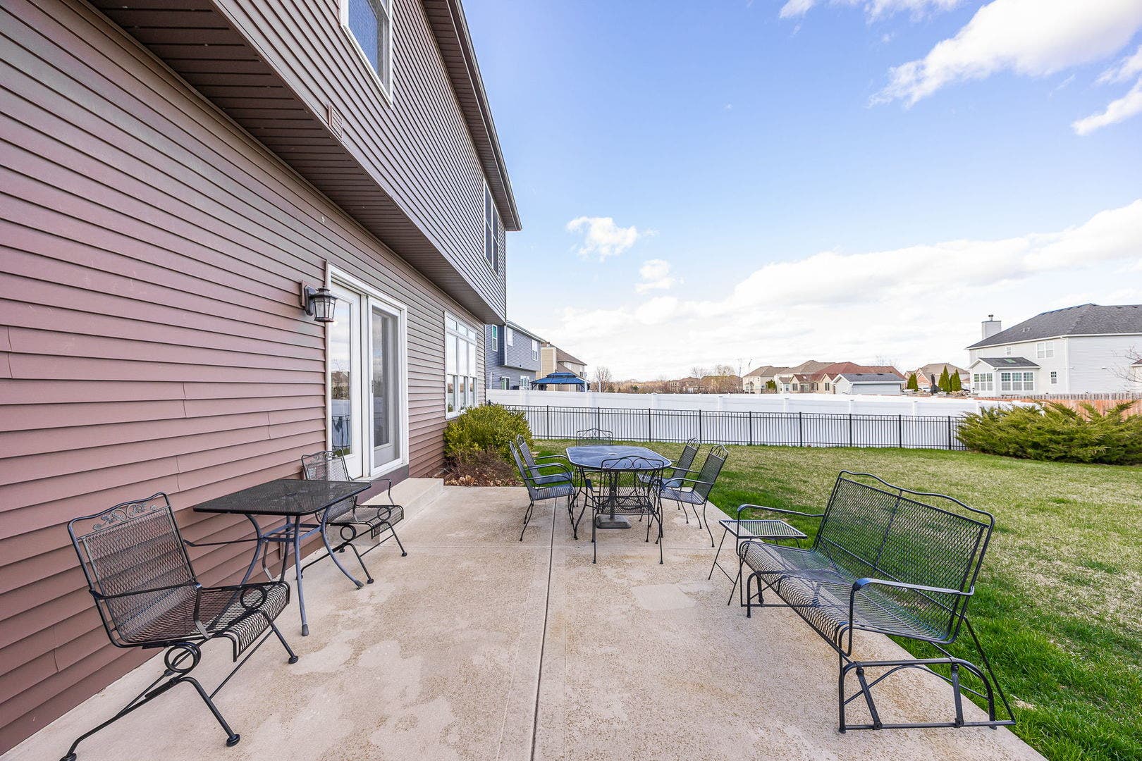 311 W Frontier Drive, Minooka, IL 60447 311 W Frontier Drive, Minooka, IL 60447