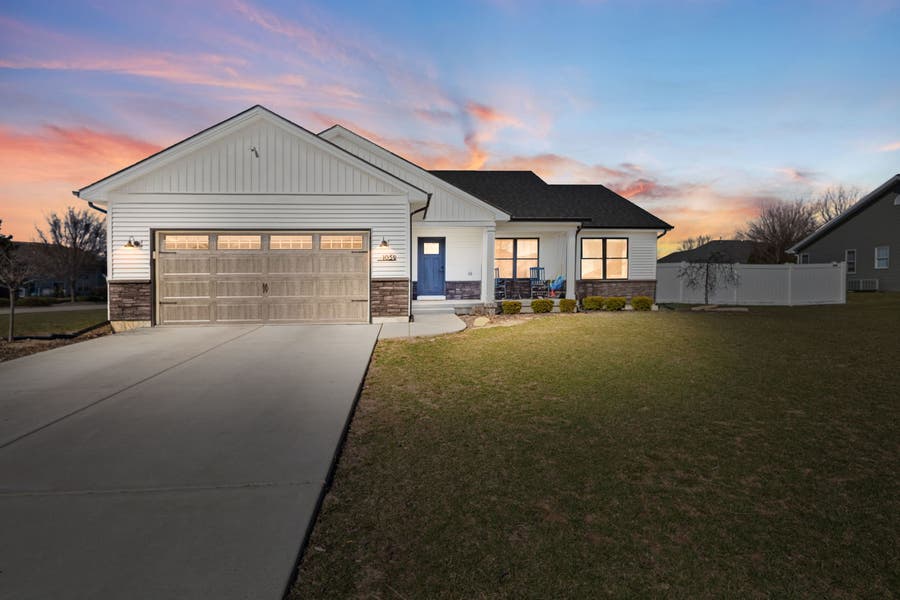 Property photo for 1059 Hummingbird Lane, Peotone, IL