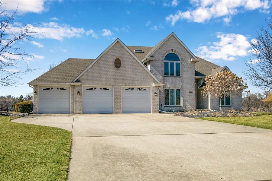 Property photo for 24016 S Countryside Drive, Minooka, IL