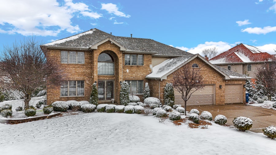 Property photo for 3703 Ballantrae Way, Flossmoor, IL
