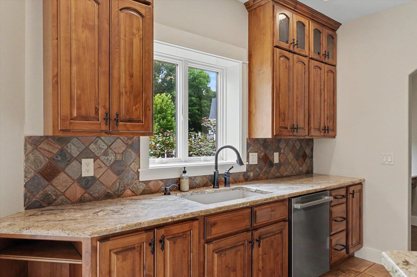 1610 Briarwood Lane, Mahomet, IL 61853