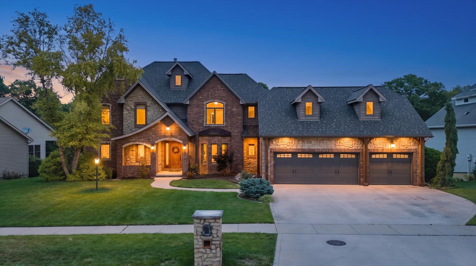 1610 Briarwood Lane, Mahomet, IL 61853