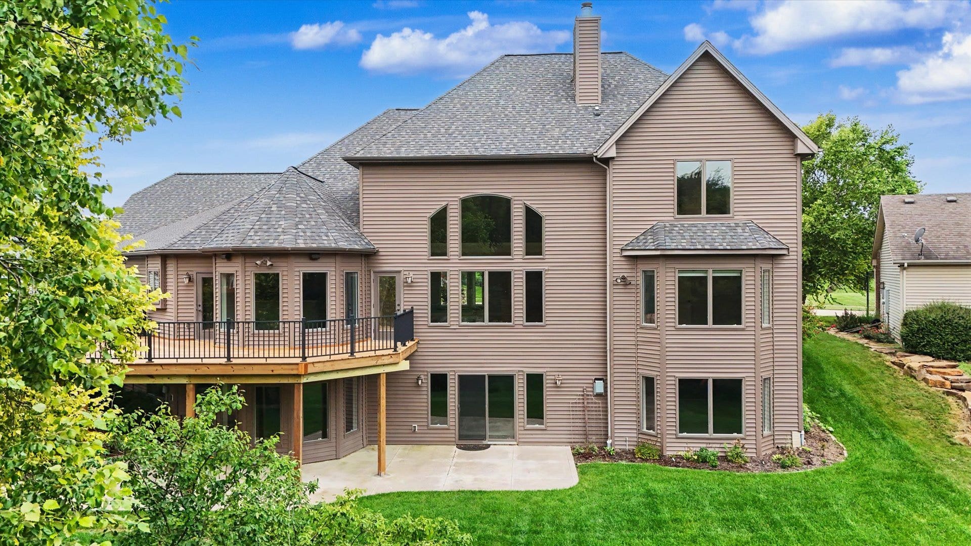 1610 Briarwood Lane, Mahomet, IL 61853
