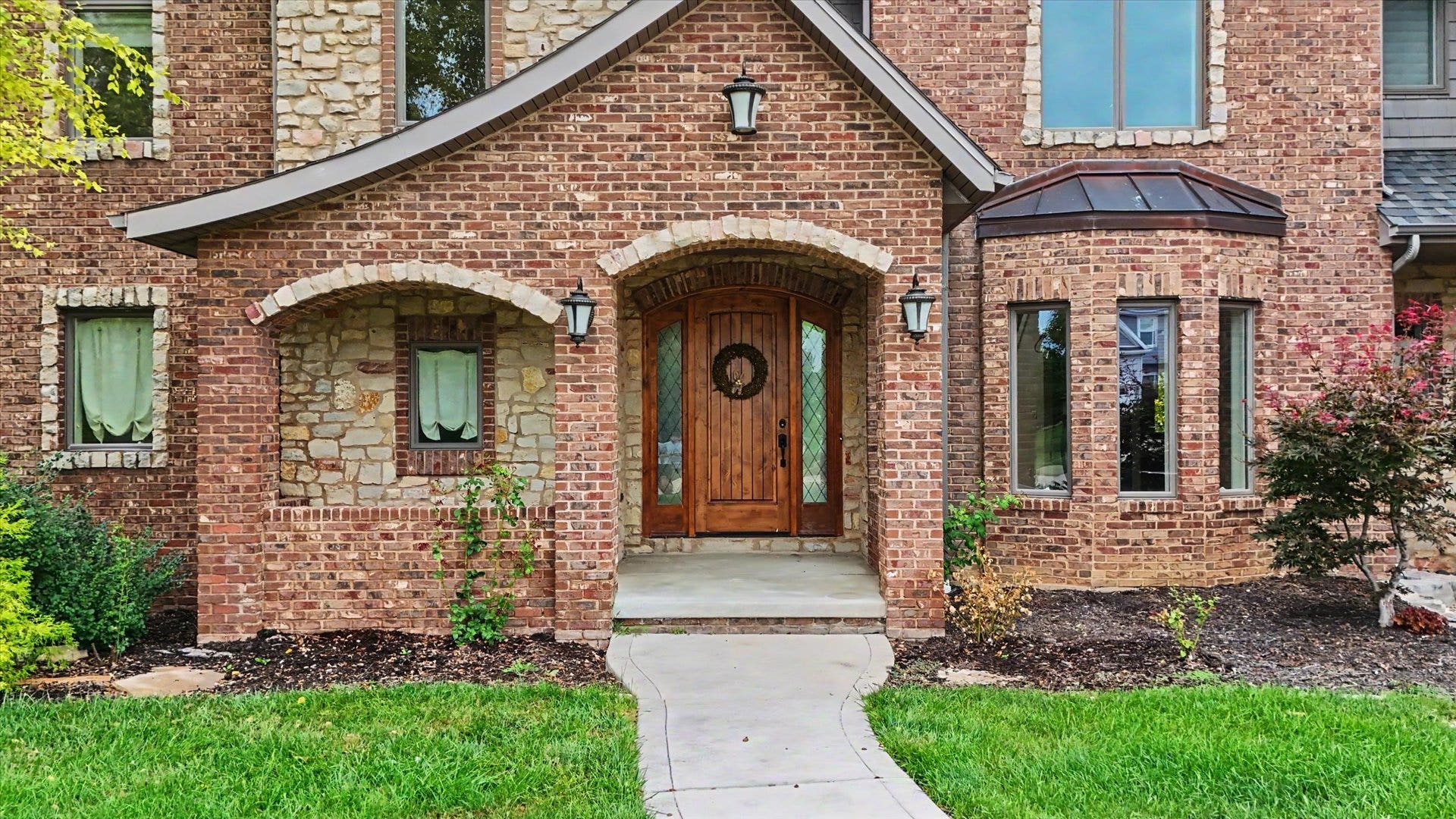 1610 Briarwood Lane, Mahomet, IL 61853