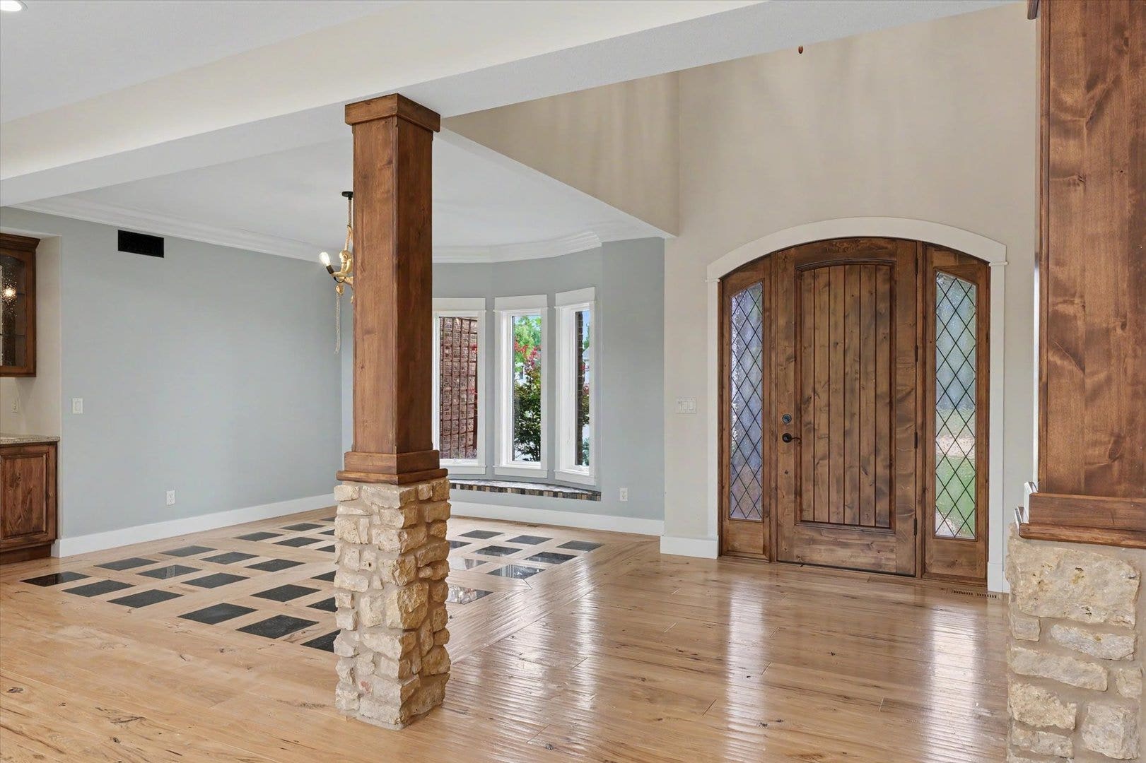 1610 Briarwood Lane, Mahomet, IL 61853
