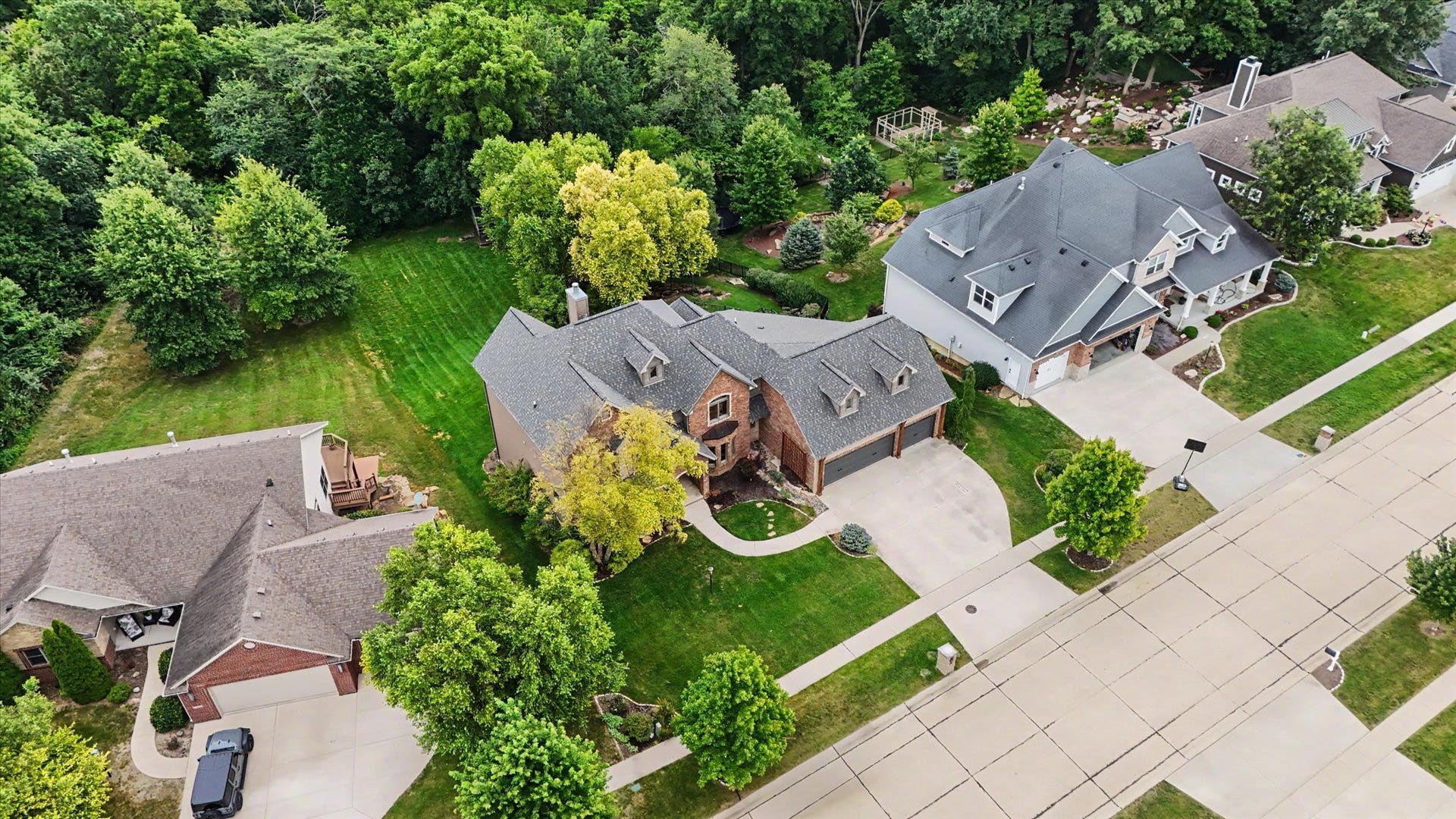 1610 Briarwood Lane, Mahomet, IL 61853