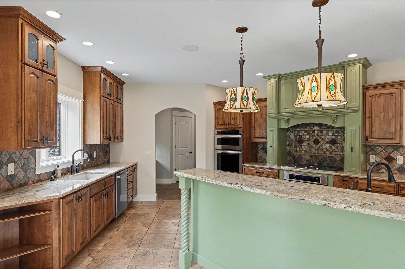 1610 Briarwood Lane, Mahomet, IL 61853