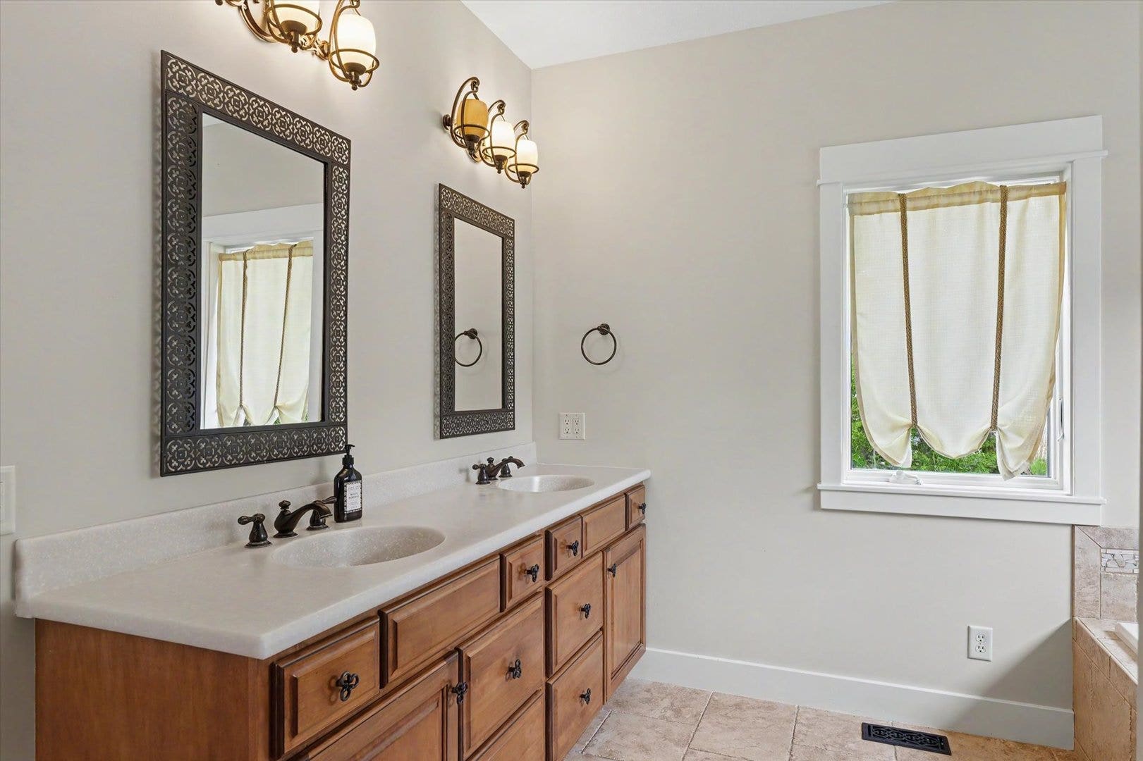 1610 Briarwood Lane, Mahomet, IL 61853