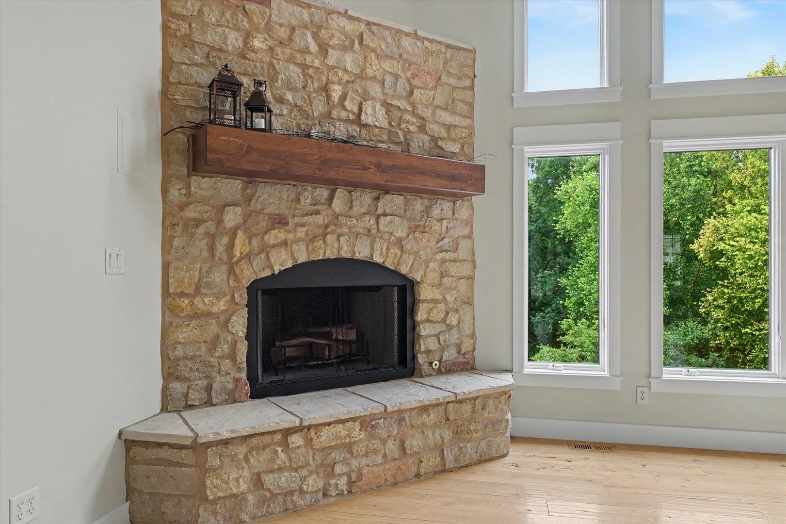 1610 Briarwood Lane, Mahomet, IL 61853