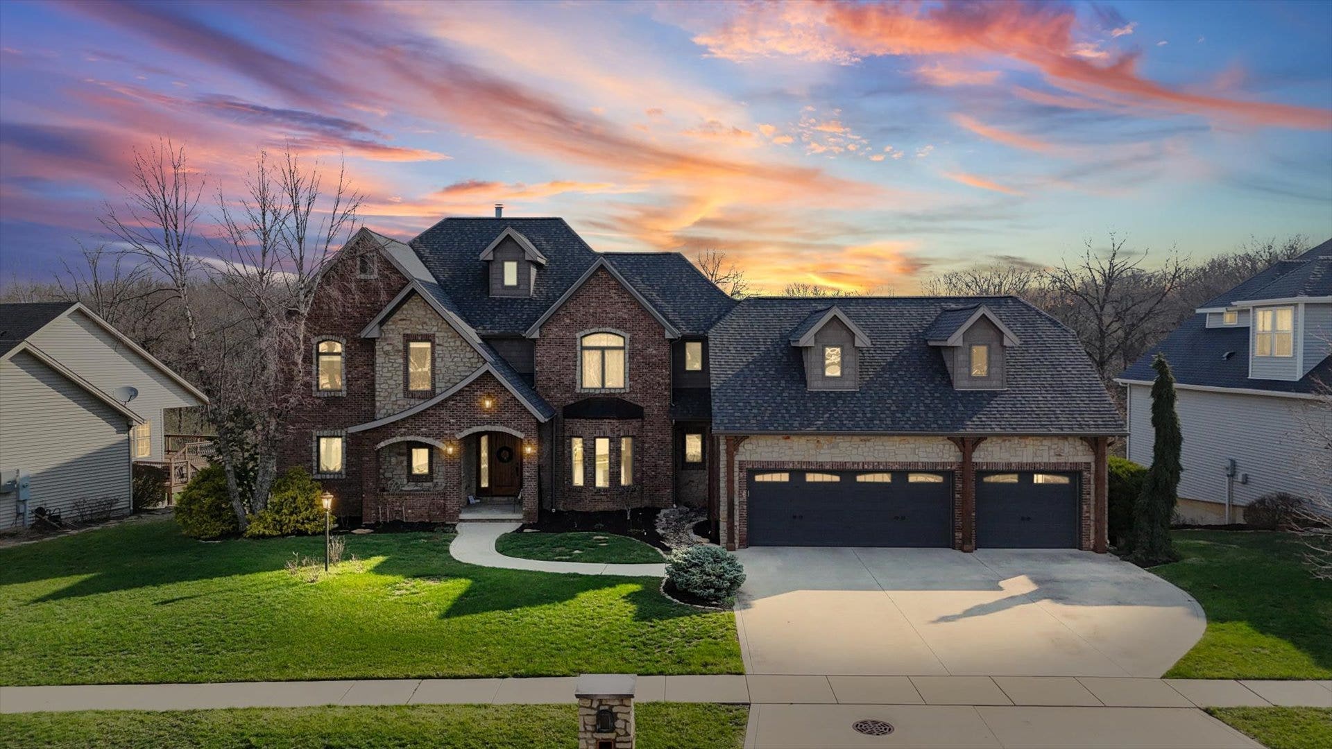 1610 Briarwood Lane, Mahomet, IL 61853