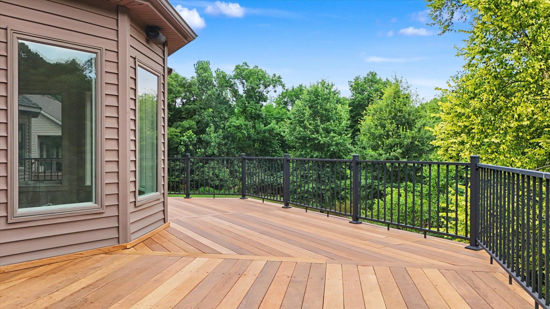 1610 Briarwood Lane, Mahomet, IL 61853