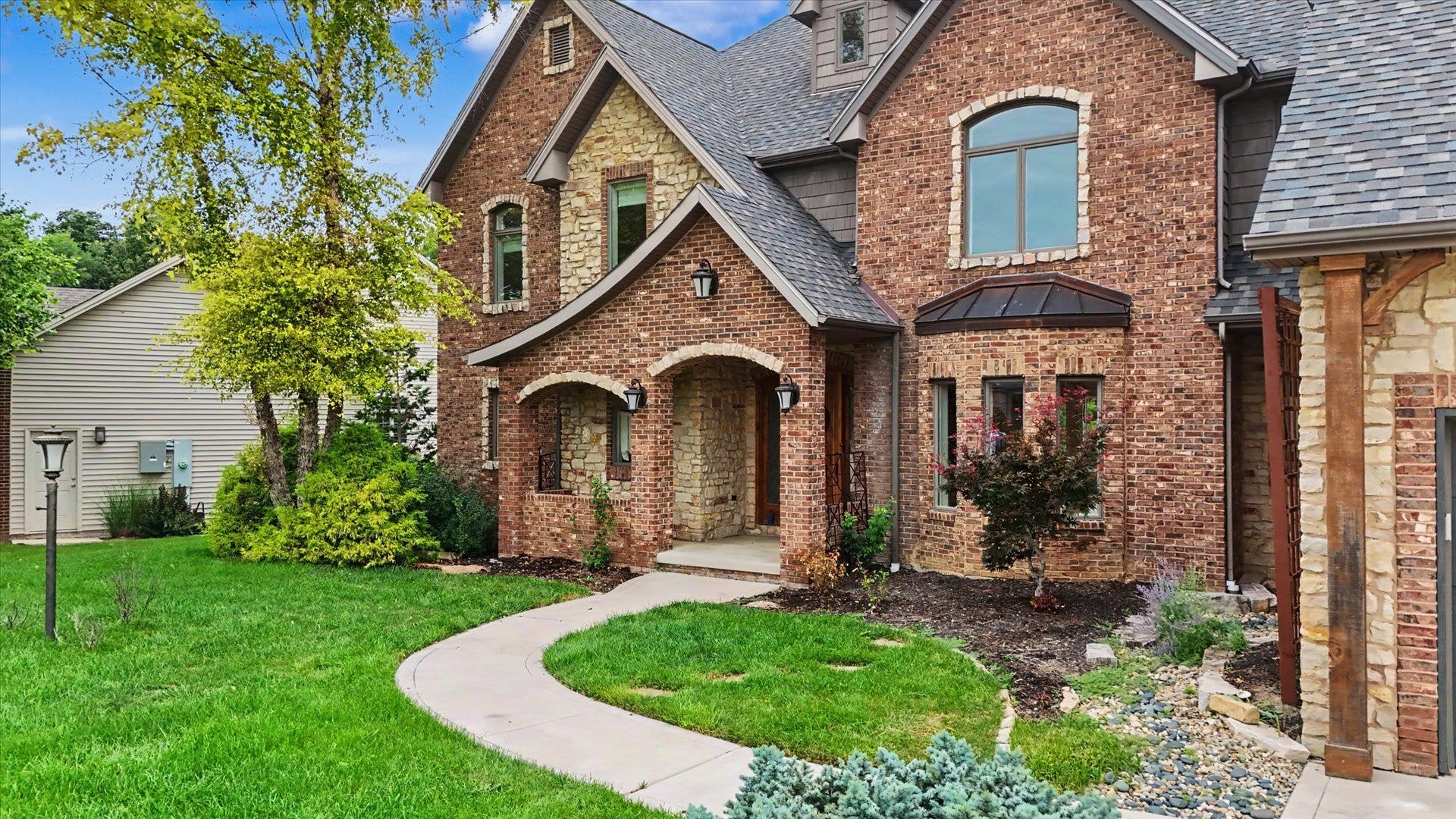 1610 Briarwood Lane, Mahomet, IL 61853