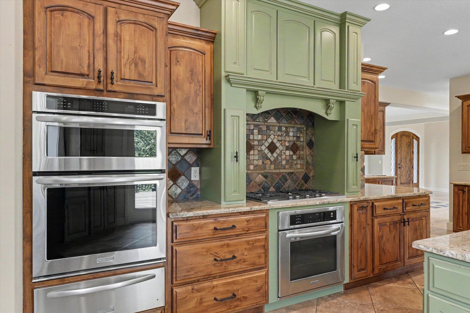 1610 Briarwood Lane, Mahomet, IL 61853