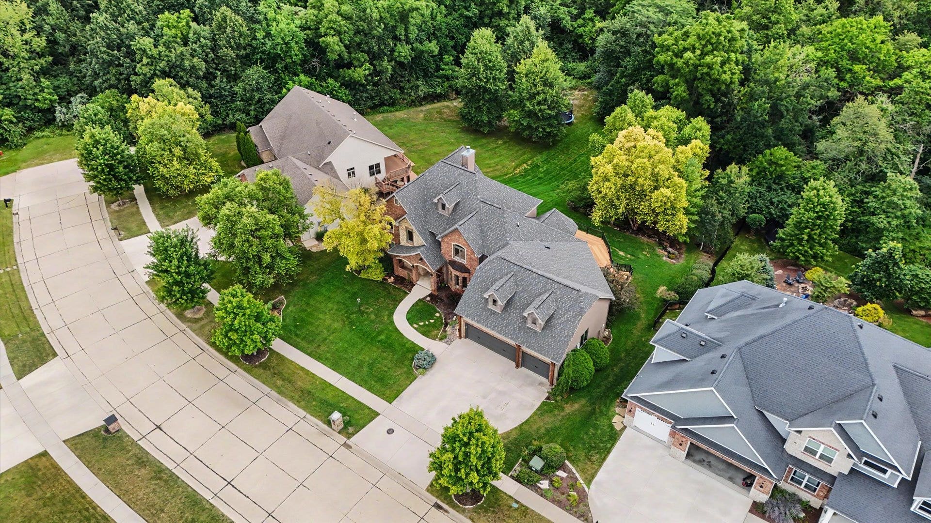 1610 Briarwood Lane, Mahomet, IL 61853