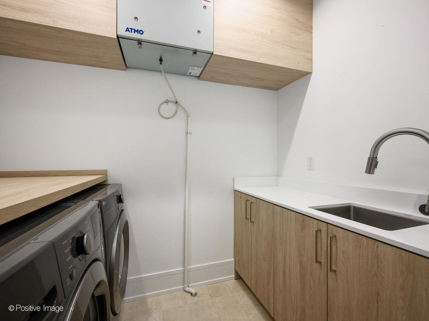 1935 N Mohawk Street, #1S, Chicago, IL 60614 1935 N Mohawk Street, #1S, Chicago, IL 60614