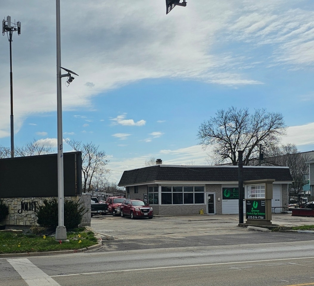 1122 Collins Street, Joliet, IL 60432 1122 Collins Street, Joliet, IL 60432