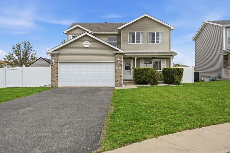 Property photo for 797 Kyle Court, Braidwood, IL