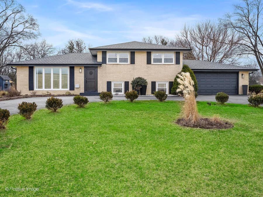 Property photo for 20W065 S Frontage Road, Lemont, IL