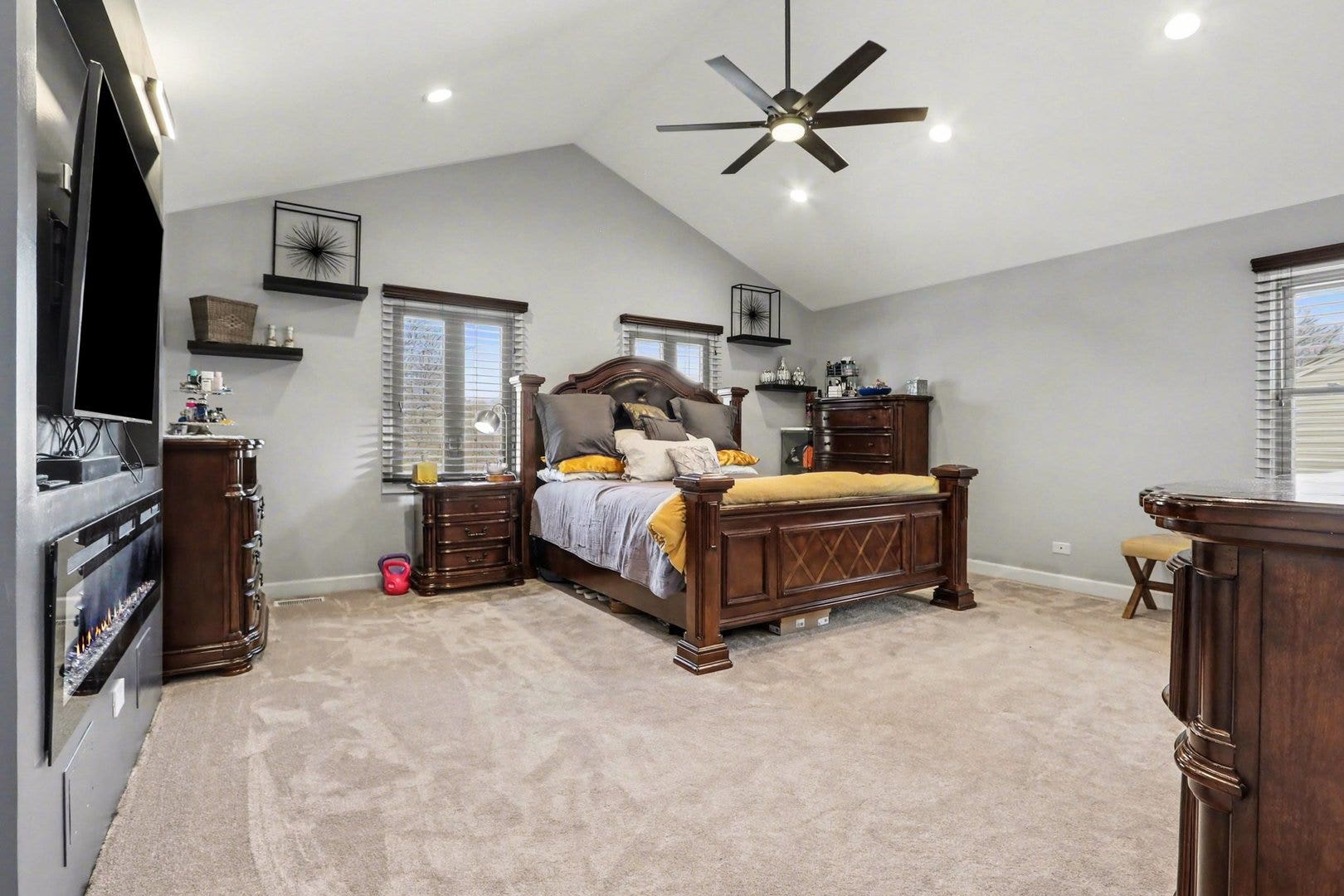 215 E Brookwood Lane E, Bolingbrook, IL 60440 215 E Brookwood Lane E, Bolingbrook, IL 60440