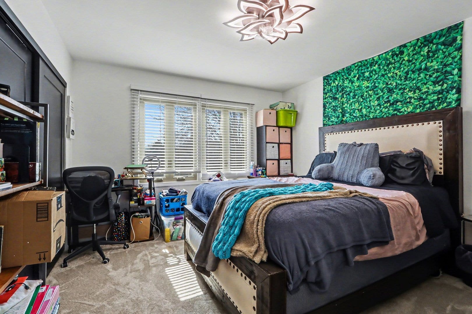 215 E Brookwood Lane E, Bolingbrook, IL 60440 215 E Brookwood Lane E, Bolingbrook, IL 60440