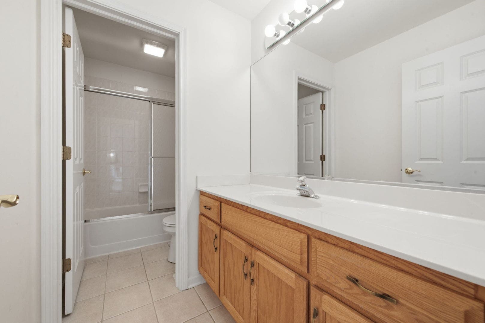 2529 Danhaven Court, Aurora, IL 60502 2529 Danhaven Court, Aurora, IL 60502
