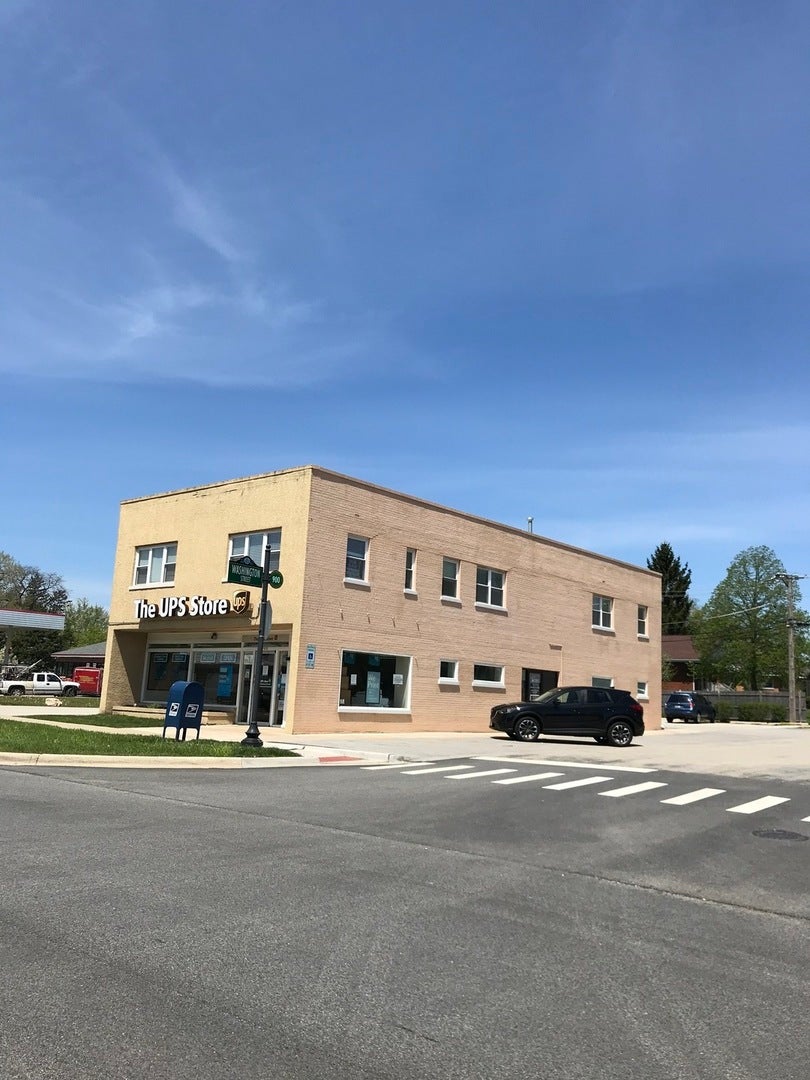 900 Ogden Avenue, Downers Grove, IL 60515