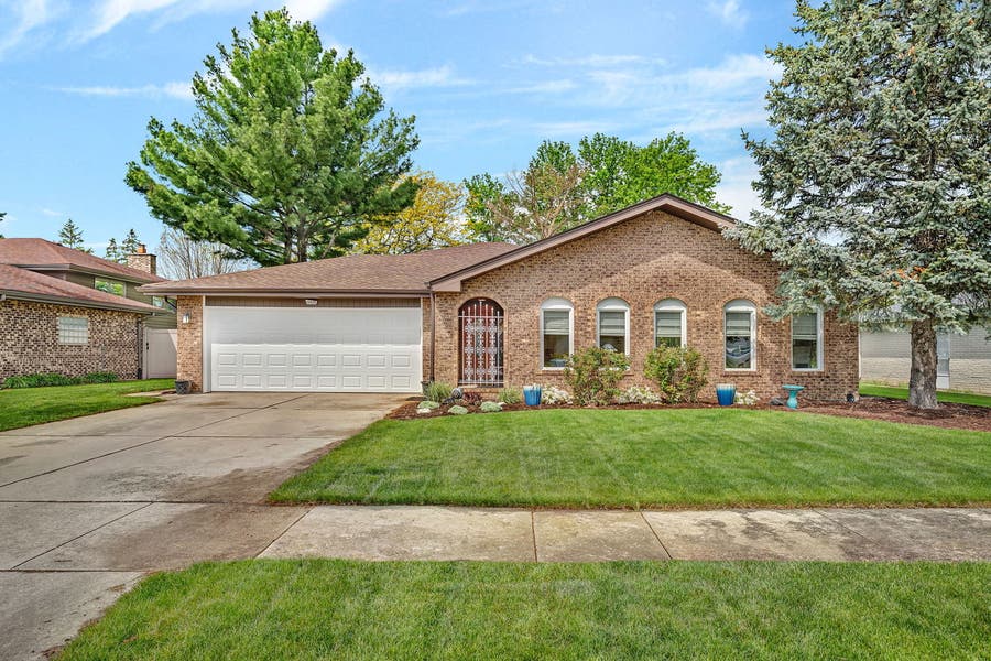 Property photo for 15628 Calypso Lane, Orland Park, IL