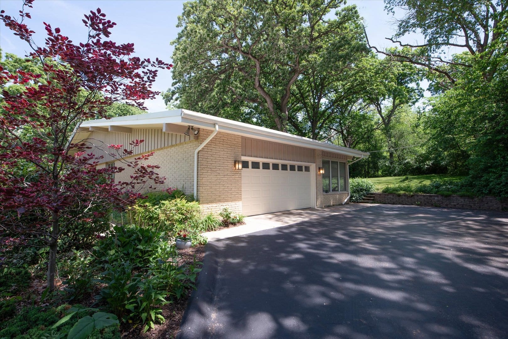1196 Nottingham Lane, Elgin, IL 60120 1196 Nottingham Lane, Elgin, IL 60120