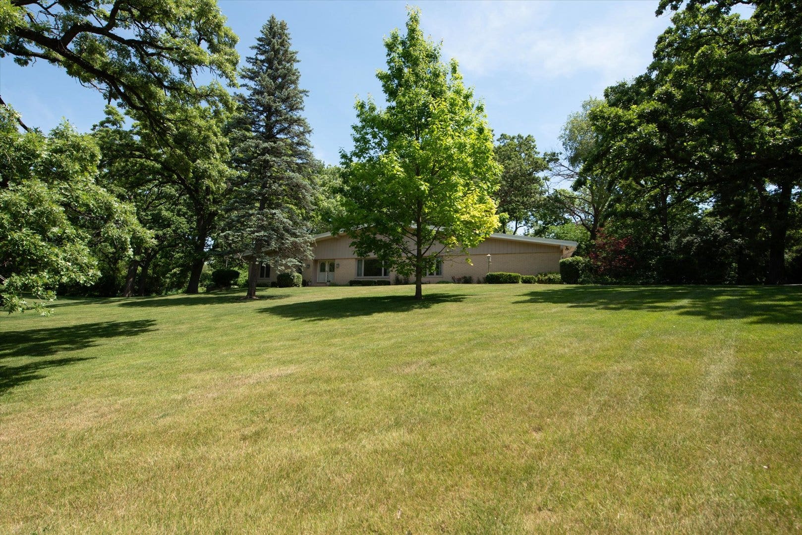 1196 Nottingham Lane, Elgin, IL 60120 1196 Nottingham Lane, Elgin, IL 60120