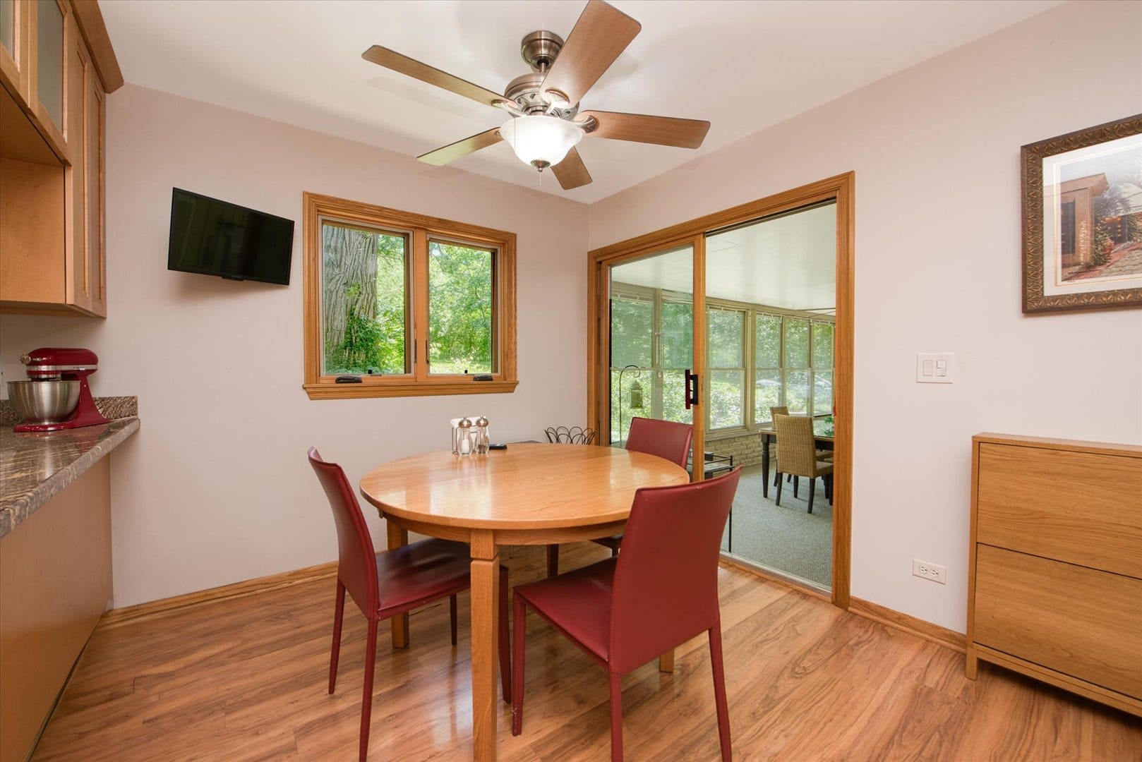 1196 Nottingham Lane, Elgin, IL 60120 1196 Nottingham Lane, Elgin, IL 60120