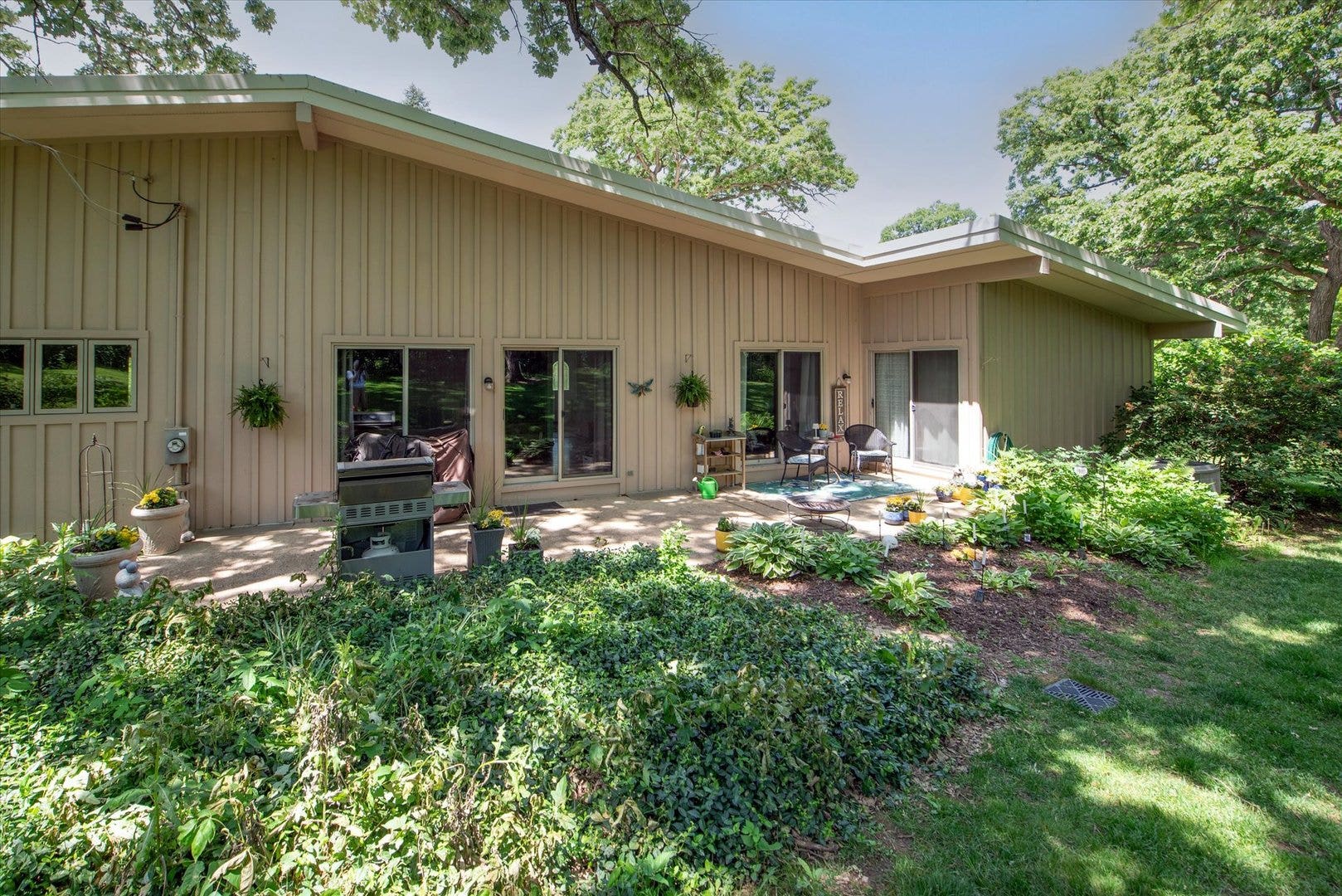 1196 Nottingham Lane, Elgin, IL 60120 1196 Nottingham Lane, Elgin, IL 60120