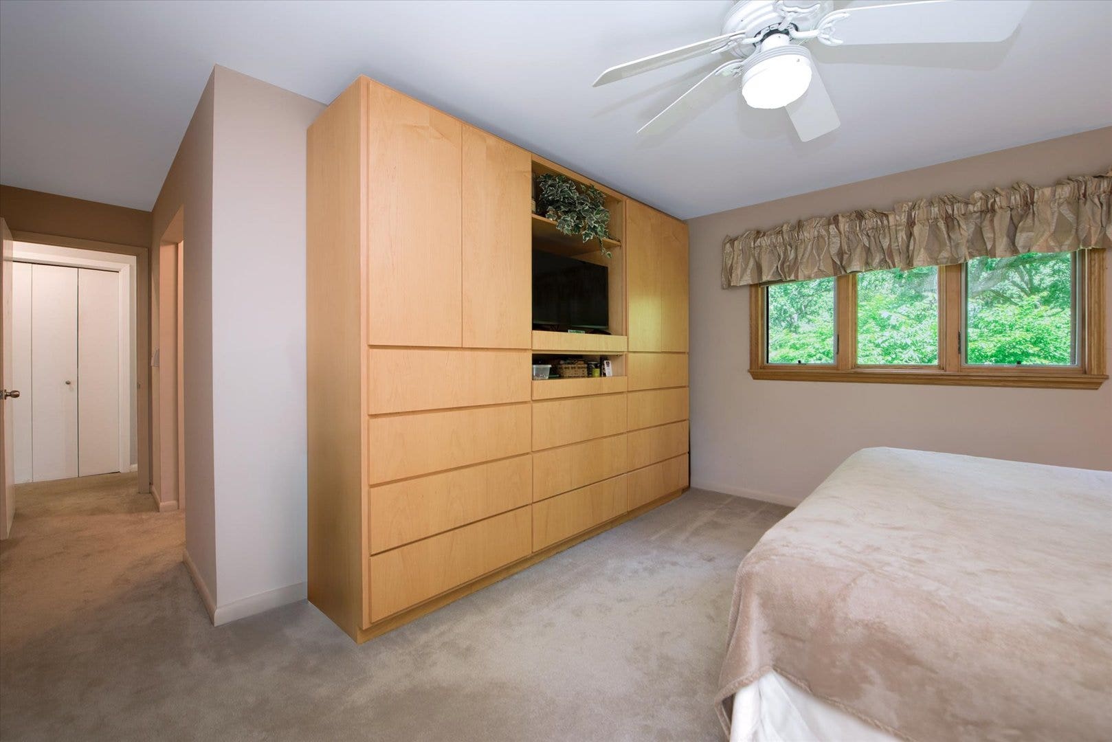 1196 Nottingham Lane, Elgin, IL 60120 Primary Bedroom