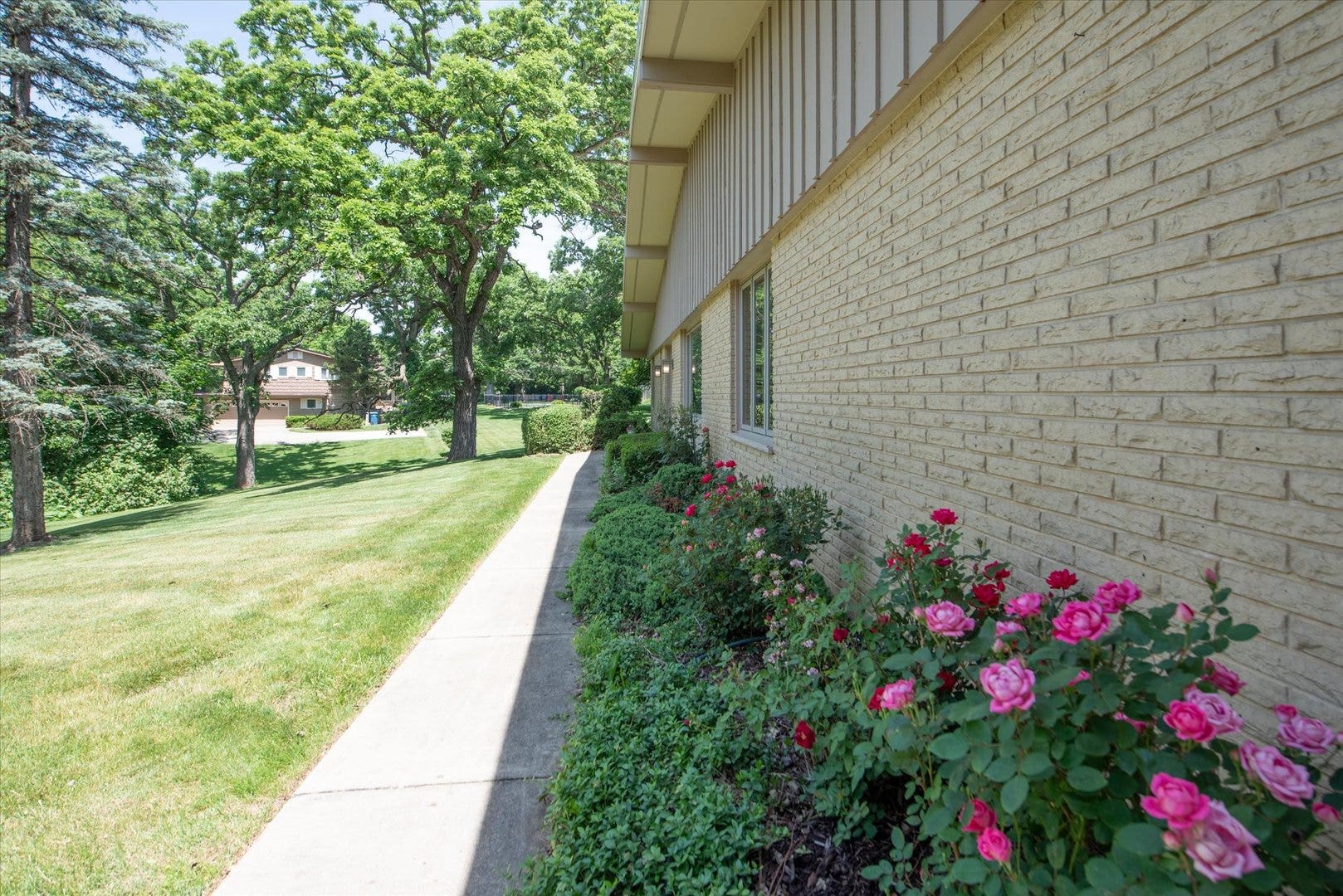 1196 Nottingham Lane, Elgin, IL 60120 1196 Nottingham Lane, Elgin, IL 60120