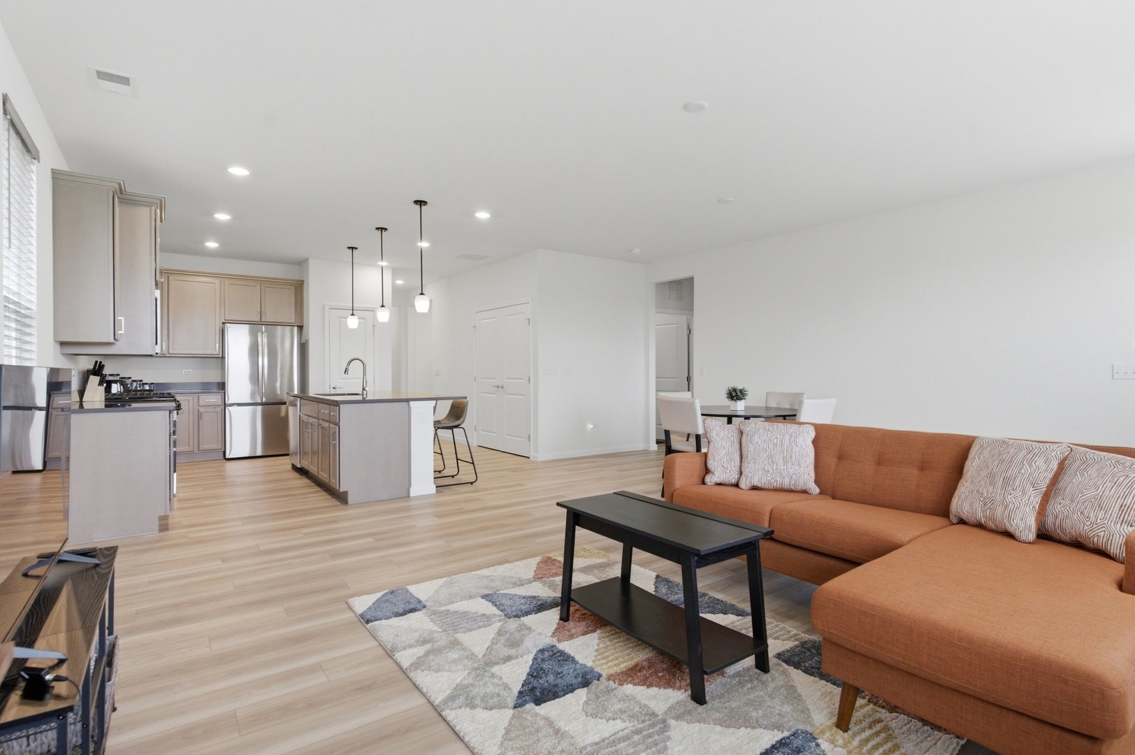 3327 Fulshear Circle, Aurora, IL 60503 3327 Fulshear Circle, Aurora, IL 60503