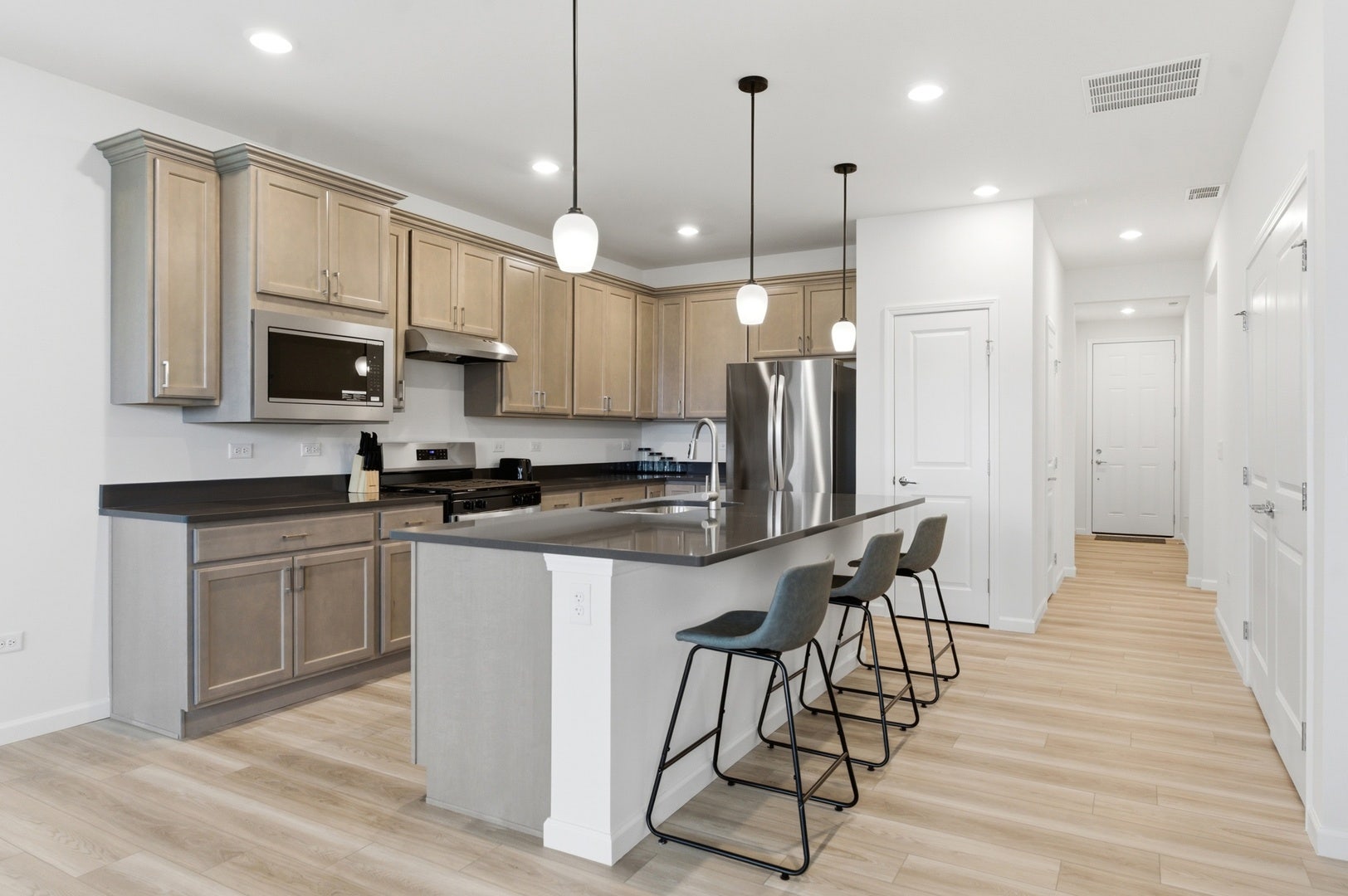 3327 Fulshear Circle, Aurora, IL 60503 3327 Fulshear Circle, Aurora, IL 60503
