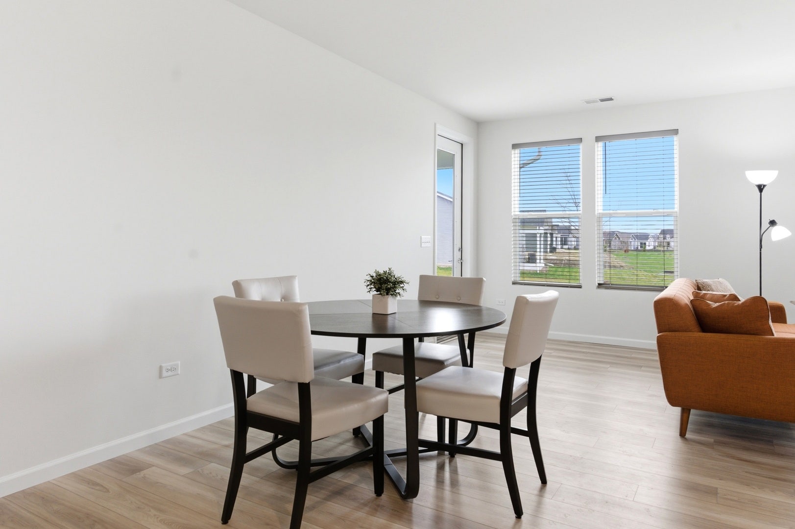 3327 Fulshear Circle, Aurora, IL 60503 3327 Fulshear Circle, Aurora, IL 60503