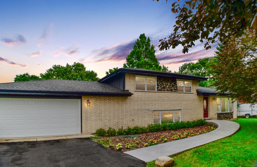 Property photo for 20W309 S Frontage Road, Lemont, IL