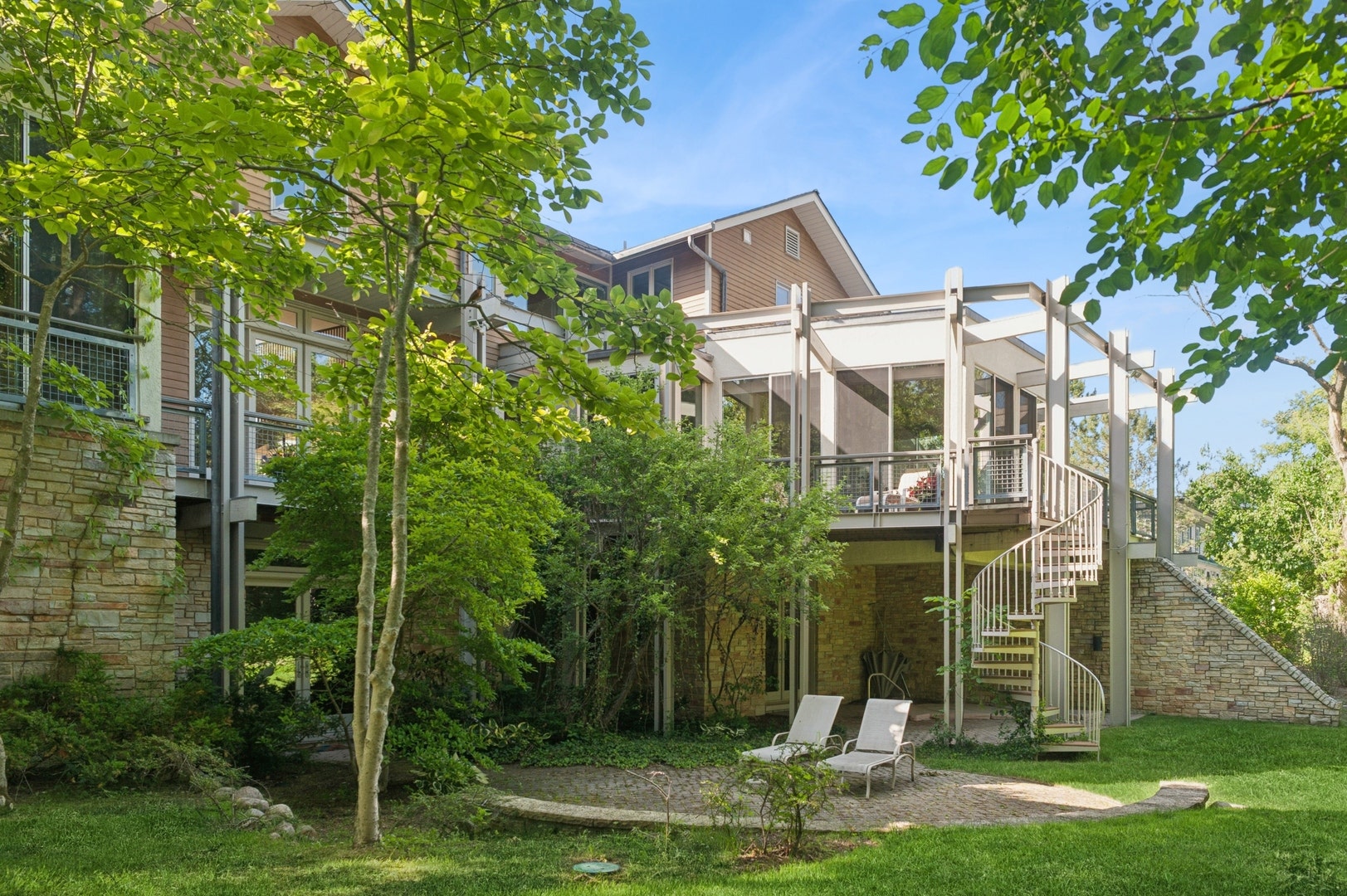 282 Linden Park Place, Highland Park, IL 60035