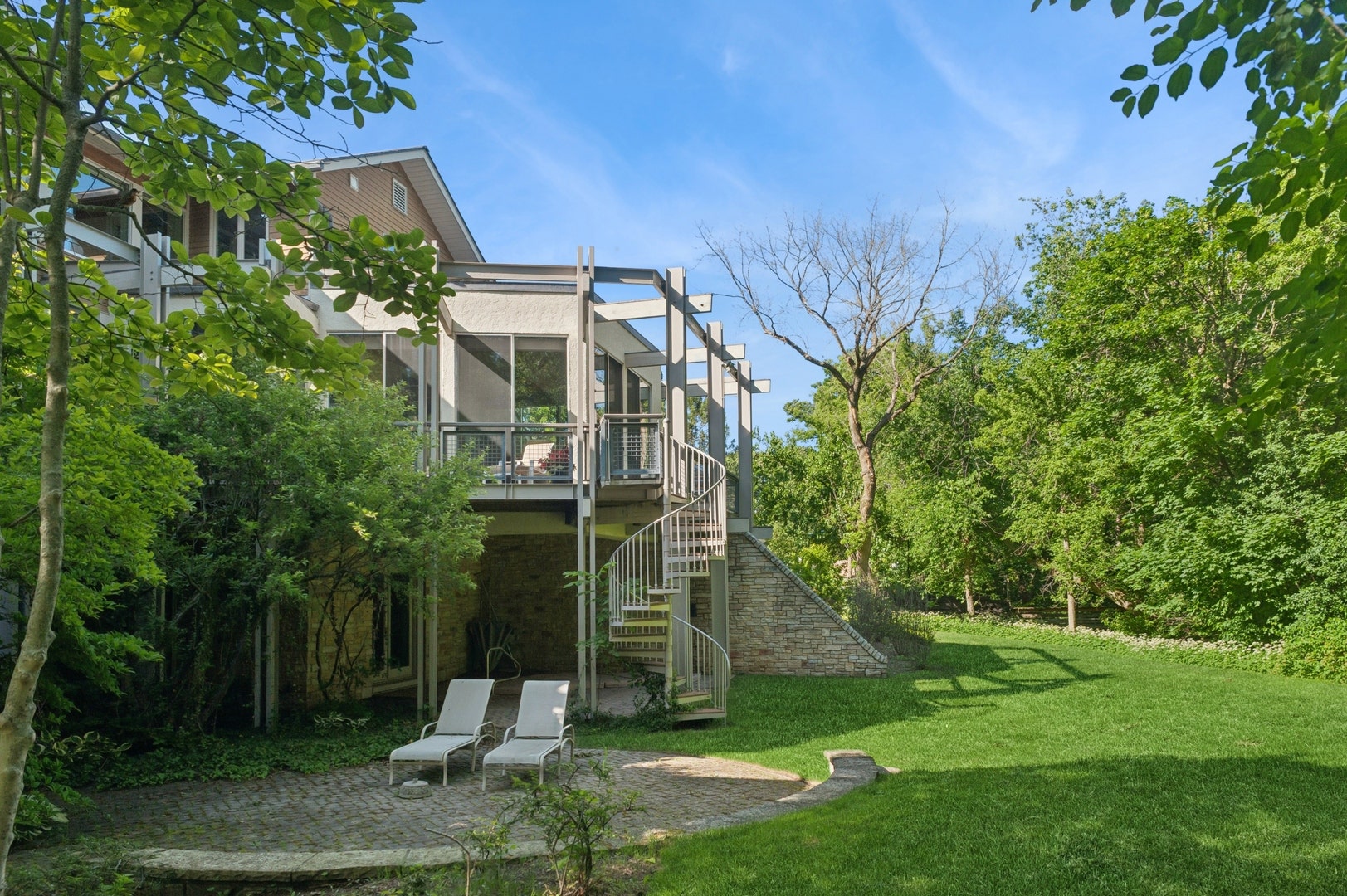 282 Linden Park Place, Highland Park, IL 60035