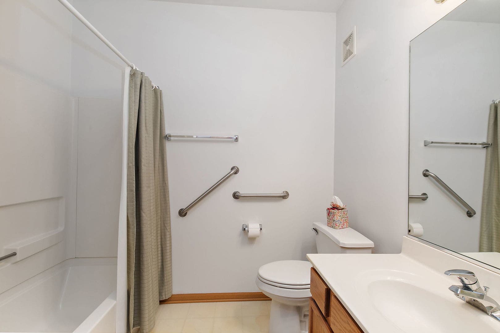 801 N Mclean Boulevard, #156, Elgin, IL 60123 801 N Mclean Boulevard, #156, Elgin, IL 60123