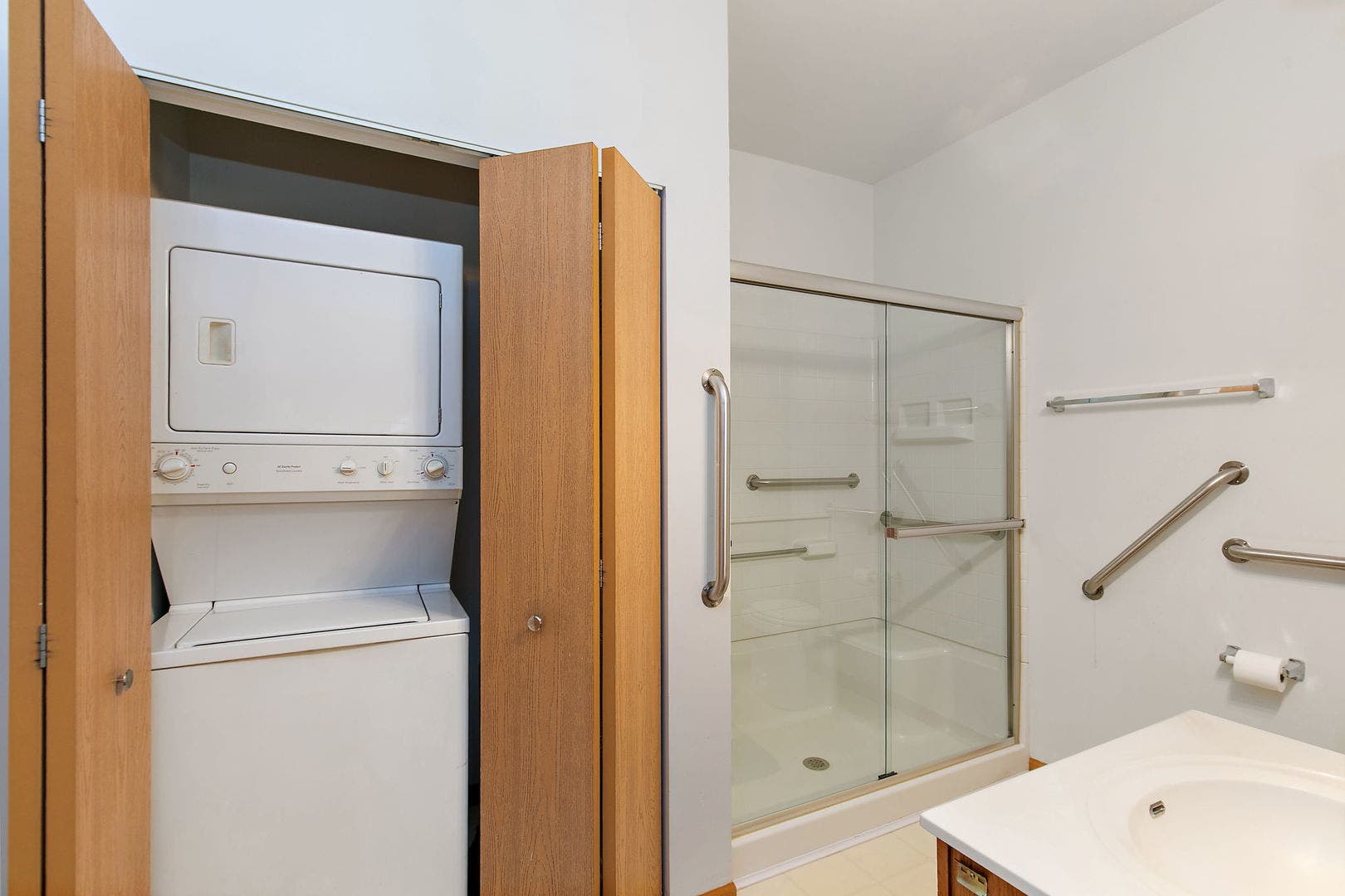 801 N Mclean Boulevard, #156, Elgin, IL 60123 801 N Mclean Boulevard, #156, Elgin, IL 60123