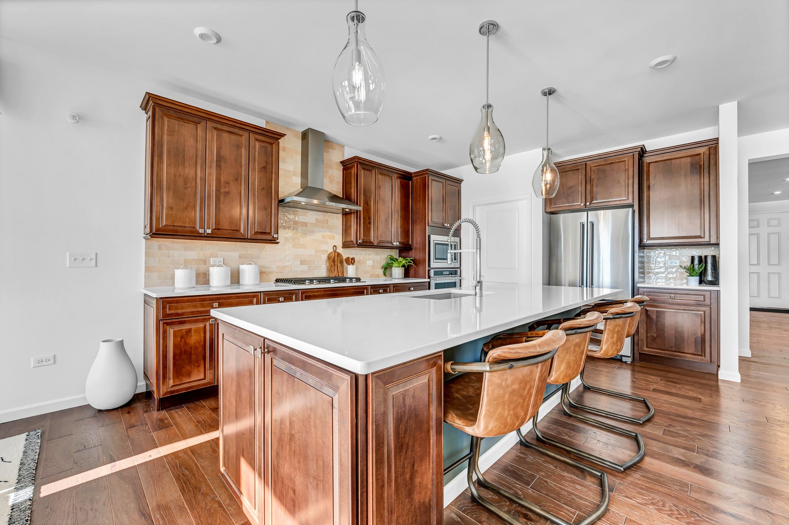 3260 Kimblewick Circle, Aurora, IL 60503 THE PRESTIGE GOURMET KITCHEN