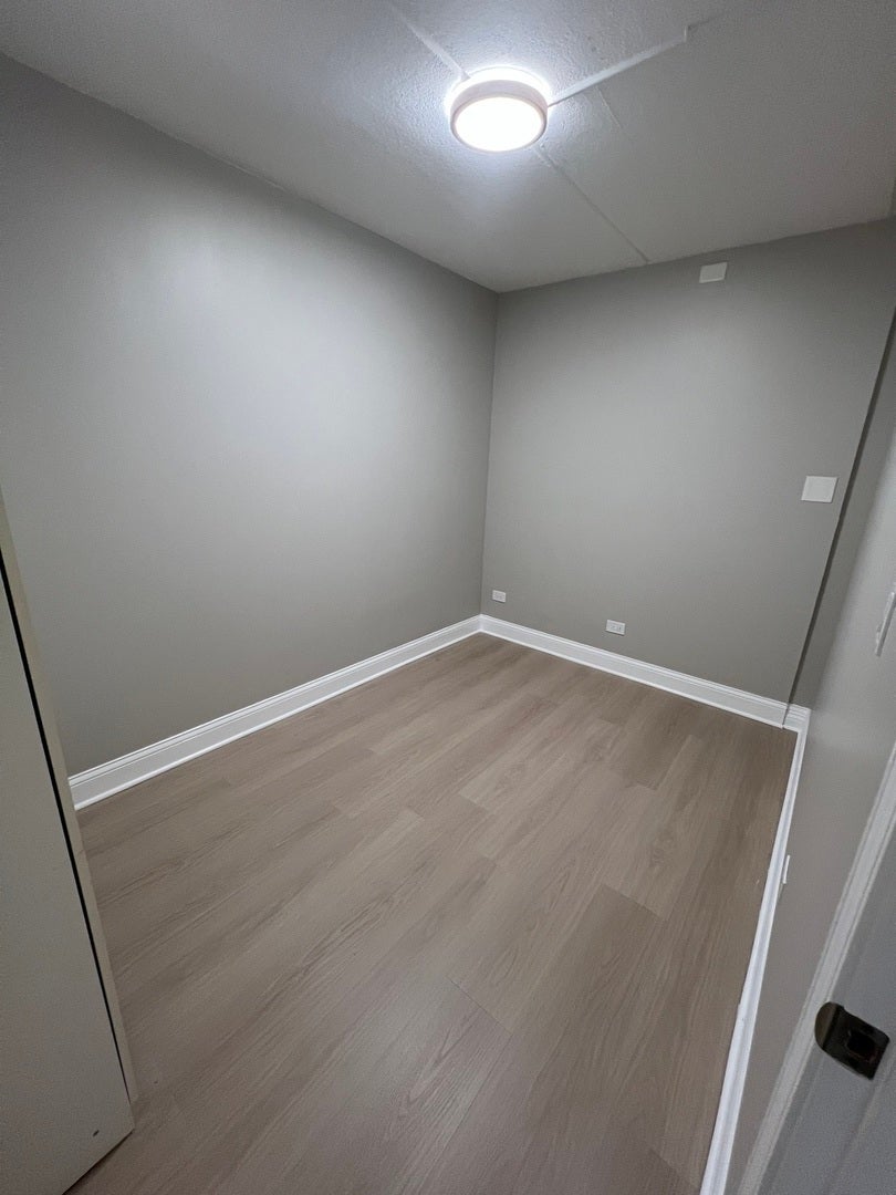 5125 Blodgett Avenue, #211T, Downers Grove, IL 60515 can use as bedroom/den